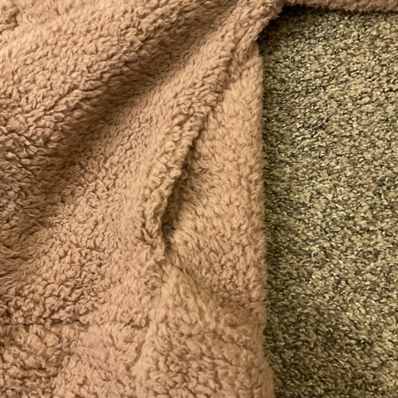 Pink Rose Fuzzy Jacket Cozy Pullover Top Sz M - Picture 8 of 10